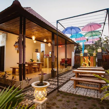 Double'D Hostel Batununggul Exterior foto